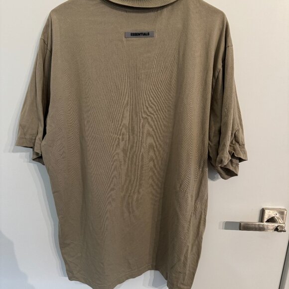 FEAR OF GOD ESSENTIALS Khaki Short Sleeve Polo - Picture 5 of 5